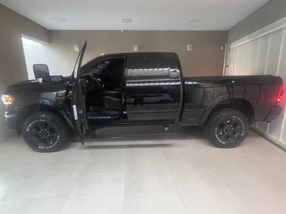 RAM 2500 6.7 I6 TURBO DIESEL NIGHT EDITION CD 4X4  AUTOMÁTICO